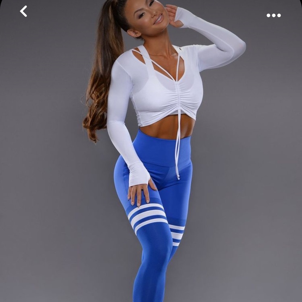 ISO WHOLE OUTFIT XS